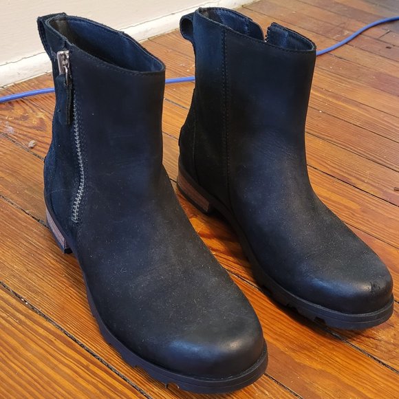 Sorel Shoes - SOREL WATERPROOF CHELSEA BOOTS - SIZE 6